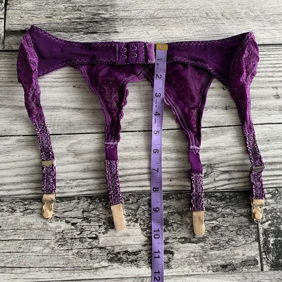 Vintage Garter Belt Purple Sheer Lace Claws Suspenders Lingerie - Picture 11 of 11
